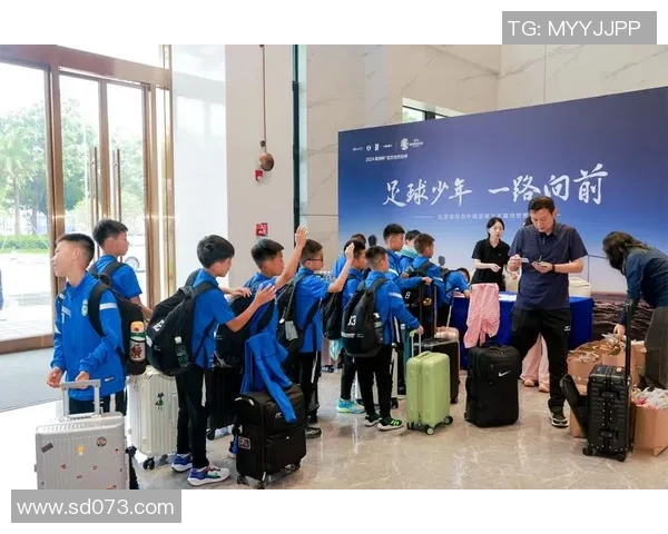 大漏勺足球的魅力与挑战探讨如何在比赛中提升团队协作与战术执行力